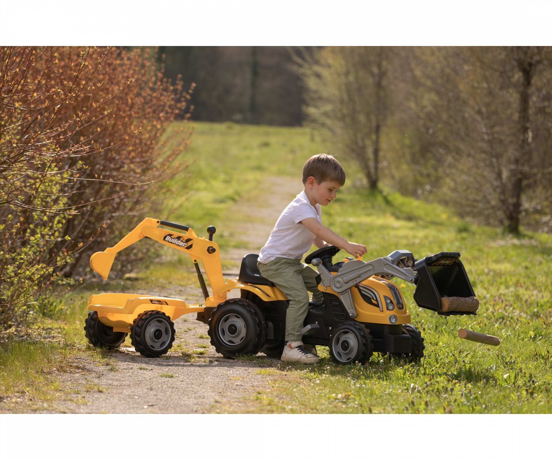 טרקטור שופל לילדים של חברת Smoby, דגם Builder Max Tractor & Trailer – תוצרת צרפת, כולל עגלה נגררת, כף קדמית ומחפרון אחורי – תמונה 5